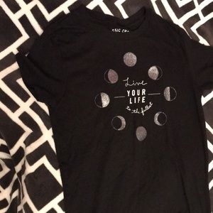 Black moon tee